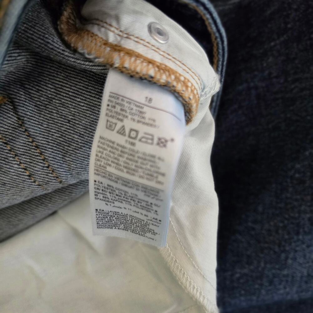 Old Navy Women's Size 18 High-Rise OG Straight Frayed Hem Button Fly Denim Jeans - Picture 6 of 7